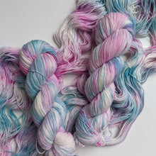 Lade das Bild in den Galerie-Viewer, Dreamy