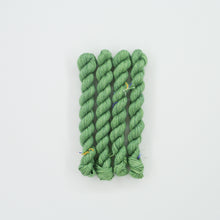 Lade das Bild in den Galerie-Viewer, Grass Green, Mini