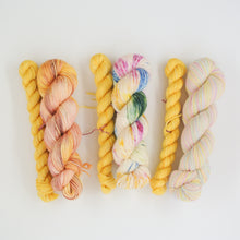 Lade das Bild in den Galerie-Viewer, Follow the Sun, Mini