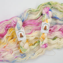 Lade das Bild in den Galerie-Viewer, Confetti