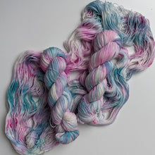 Lade das Bild in den Galerie-Viewer, Dreamy
